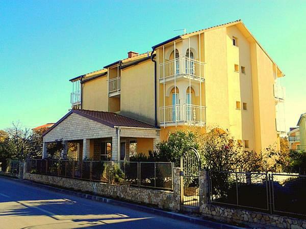 Villa Dora Biograd Na Moru Bagian luar foto